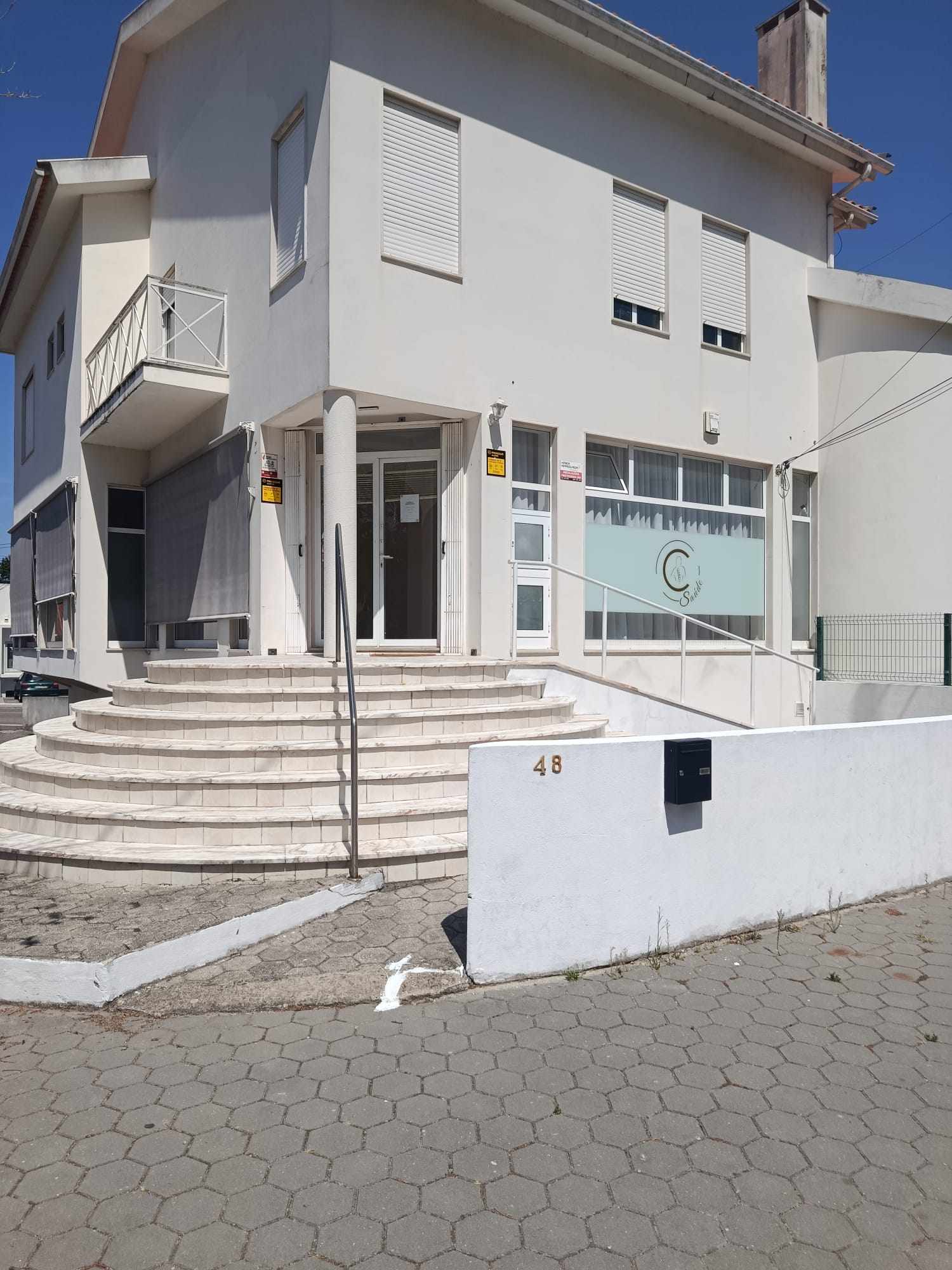 Espaço exterior da clínica